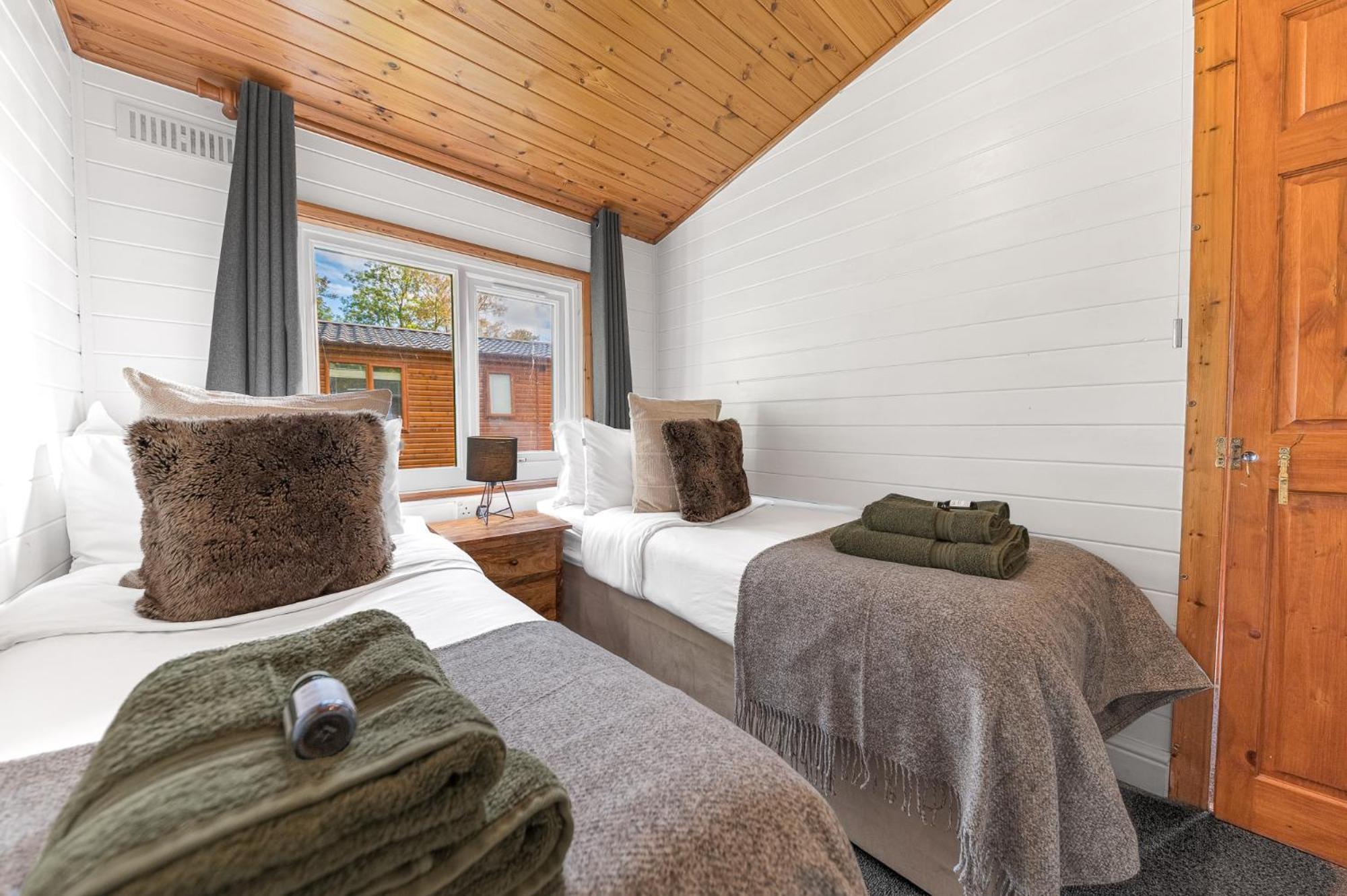 Bowness 45 - 2 bedroom Lake Windermere Lodge Buitenkant foto